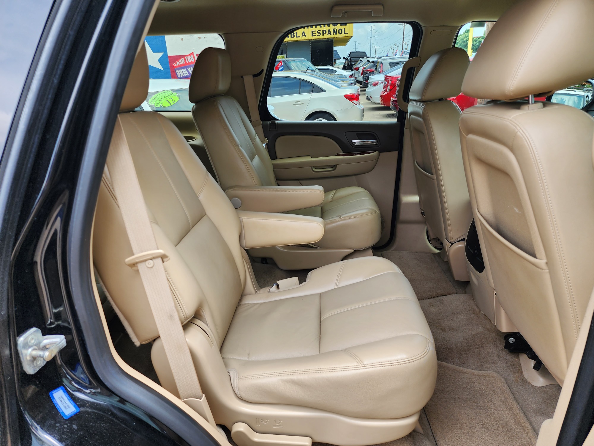 2012 BLACK /BEIGE LEATHER GMC Yukon SLT (1GKS1CE04CR) with an V8 engine, AUTO transmission, located at 2660 S.Garland Avenue, Garland, TX, 75041, (469) 298-3118, 32.885387, -96.656776 - Photo #18